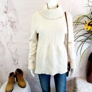 Gap soft and cozy lambswool blend cable knit sweater